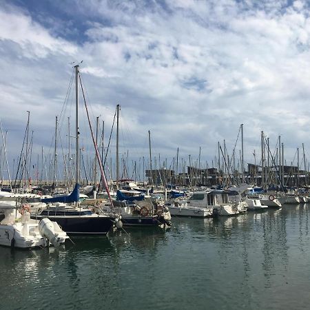 Home Boat Badalona Exteriör bild