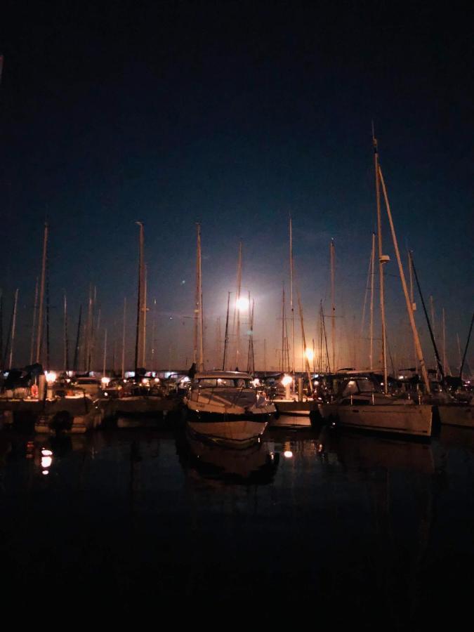 Home Boat Badalona Exteriör bild